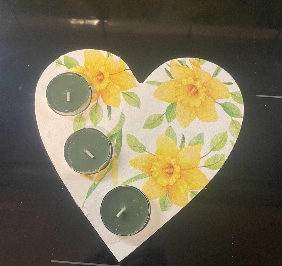 1 X Heart Shaped Tea Light Holders Decoupage  18mm MDF 20cms Wide - Image 1 of 1