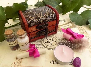 Kit de hechizos de amor cofre regalo perfecto bruja pagana Wicca contenida en una caja de madera - Imagen 1 de 1