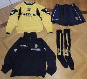 COMPLETO LEGEA CLERMAN Team Line Hellas Verona - per ragazzo - Calcio - NUOVO - Foto 1 di 1