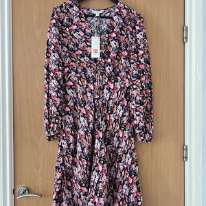 M&S X GHOST pink button Floral V-Neck Mini short Tea Dress size 10 BNWT - Picture 1 of 10