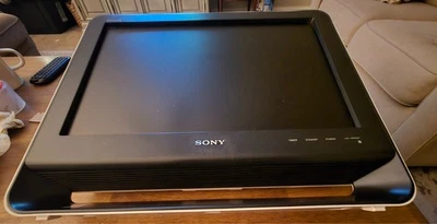 Sony Bravia KDL-19M4000 19" LCD HDTV HDMI RGB Gaming TV  White Without Remote - Image 1 of 4