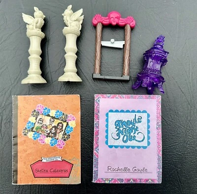 Monster High Skelita Rochelle Goyle Journals Creeper Crypt Clawdeen Guillotine - Image 1 of 4