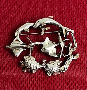 Vintage Under the Sea Ocean Dolphin Fish Stingray Coral Pin 925 Sterling Brooch - Picture 1 of 2