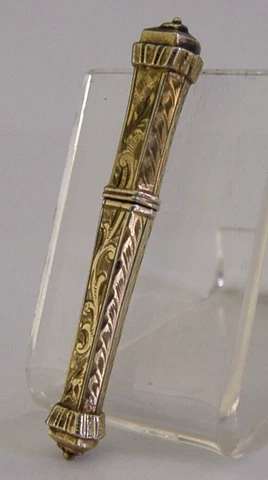 BEAUTIFUL FRENCH SOLID SILVER GILT NEEDLE CASE SEWING c1890 ANTIQUE Cover