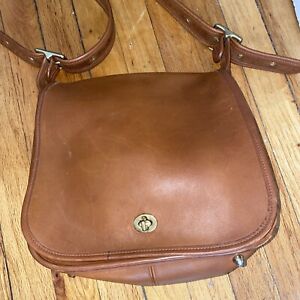 Vintage Coach Stewardess Leather Cross body Shoulder Bag #9525  Saddle Tan