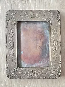 Charmant Petit Cadre Ancien en Métal Doré à décor de fleurs - Imagen 1 de 2