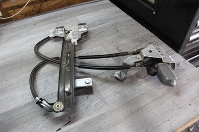 Regulador de motor de janela traseiro direito 2000-2007 Gmc Yukon Tahoe - Imagem 1 de 4