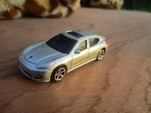 MAISTO PORSCHE PANAMERA no packaging - Picture 1 of 8