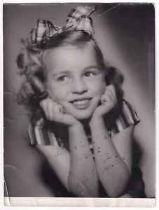 Die kleine Cornelia, 50er Jahre, Foto 17x23, Autogramm + Zueignung, Filmprogramm - Bild 1 von 8