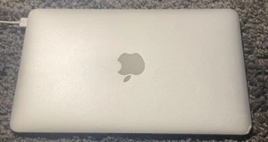 Apple MacBook Air 11,6" computer portatile | Core i5 1,4 GHz | 4 GB RAM | 256 GB SSD | pulito - Foto 1 di 4