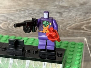 LEGO DC BATMAN JOKER WITH ORANGE VEST BAT005 MINIFIGURE INCOMPLETE + ACCESSORIES - Bild 1 von 5