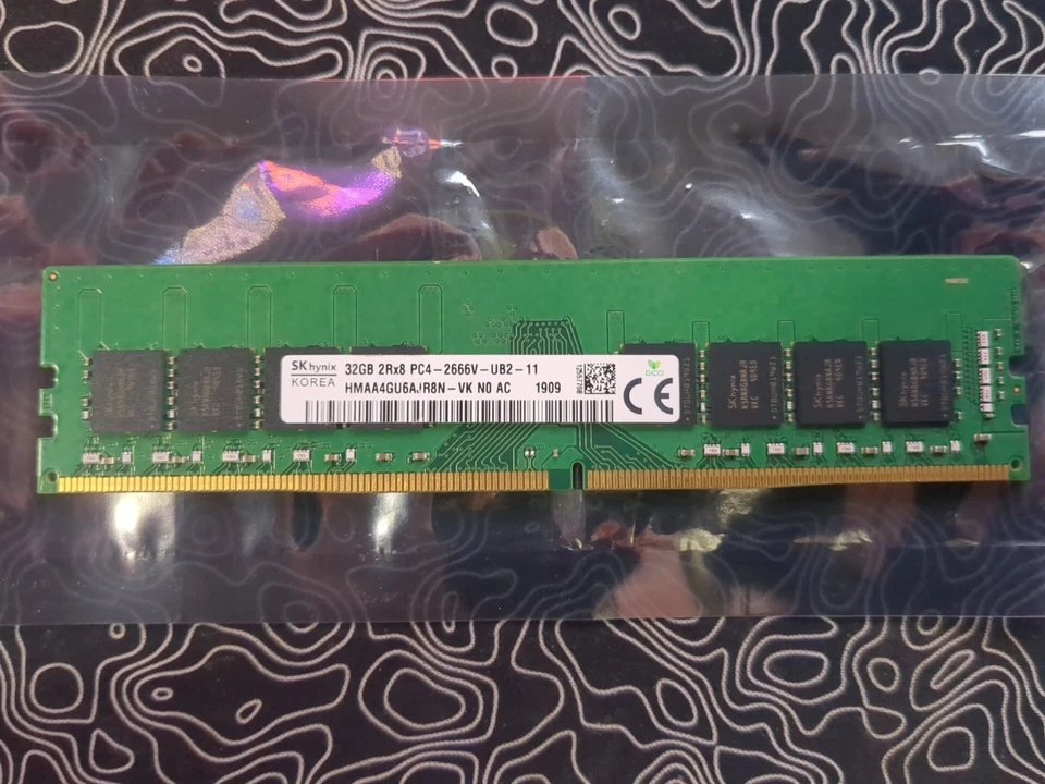 SK Hynix 32GB  2RX8 PC4-2666V DDR4-2666MHz RDIMM SERVER HMAA4GU6AJR8N-VK - Image 1 of 1