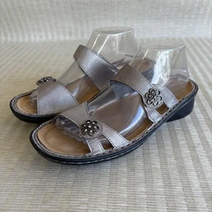 Naot Melody Sandals Women EU 41 US 10 Metallic Mauve Embellished Comfort Flats - Picture 1 of 19