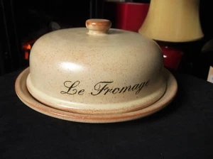 GOOD SIZE SPECKLED BEIGE STONEWARE CHEESE PLATTER & DOME LE FROMAGE 10" DIA - Picture 1 of 4