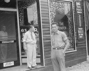 Carteles publicitarios de Smoke Shop 1938 reimpresión vintage 8x10 de foto antigua - Imagen 1 de 1