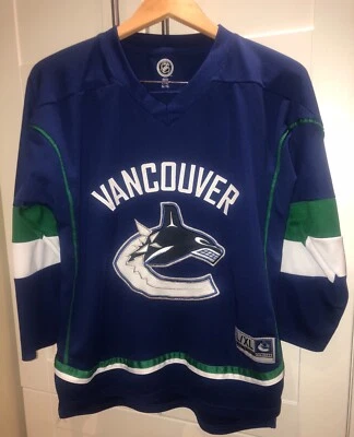 Vancouver Canuck’s Hockey Canada Jersey Size L XL youth  ladies small - Image 1 of 4