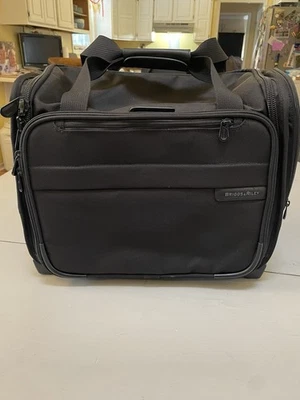 2-колесная сумка Briggs & Riley Baseline черный чемодан на колесиках U116-4 - Изображение 1 из 4