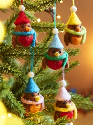 Felt Hanging Robin Christmas Tree Xmas Decoration Bauble 7cm tall - Image 1 of 4