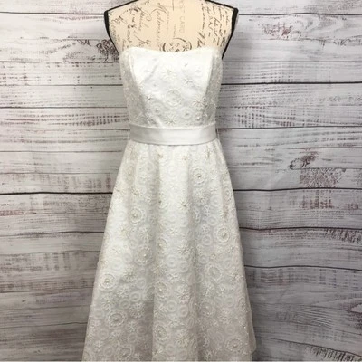 David’s Bridal white lace floral sleeveless beaded size 6 flowy wedding Dress - Image 1 of 4