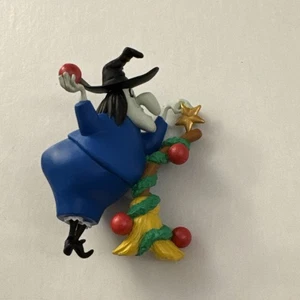 Hallmark Looney Tunes Witch Hazel Decking The Broom Ornament No Box MM10 - Picture 1 of 2