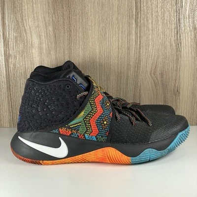 Zapatillas de baloncesto Nike Kyrie 2 negras mes de la historia 828375-099 para hombre talla 10,5 Foto 1 de 4