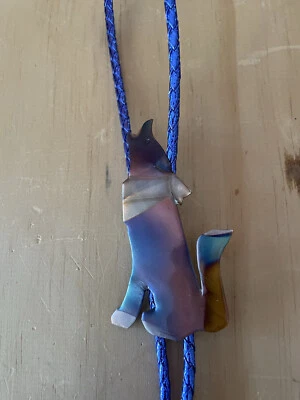 Corbata bolo vintage de cuero teñido azul coyote aullante cobre térmico Foto 1 de 4
