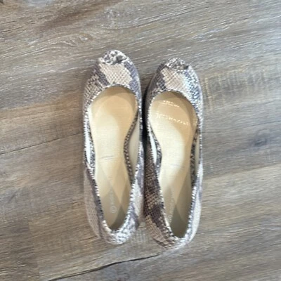 Rockport Total Motion Estampado Serpiente Cuero Puntera Redonda Slip On Tacones 10 Foto 1 de 4