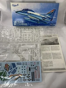 Fujimi TA-4J/F Skyhawk #25025 1/72 Model Kit 1987 Japan Open Box komplett - Bild 1 von 17