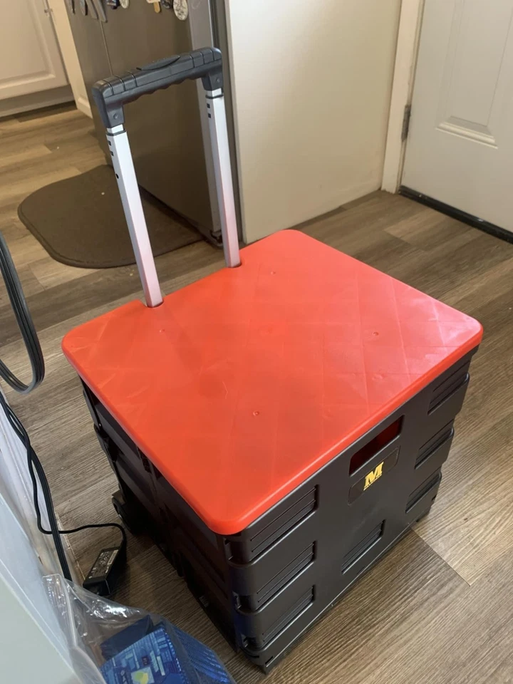 Carro de carretilla plegable plegable negro con capacidad para 80 libras 15"D x 16,5"W x 16"H Foto 1 de 2