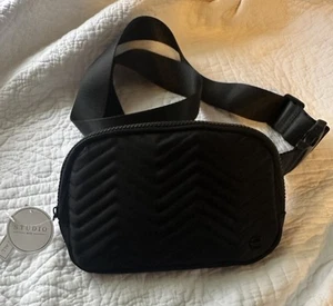 Studio NYC Quilted Fanny Pack Belt Bag Nylon Adjustable Black OSFM Zip Close NEW - Picture 1 of 8
