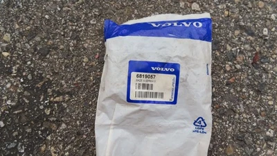 Juego de 2 bujes de retención de brazo de control delantero Volvo 940 740 760 780 6819057 OEM Volvo Foto 1 de 4