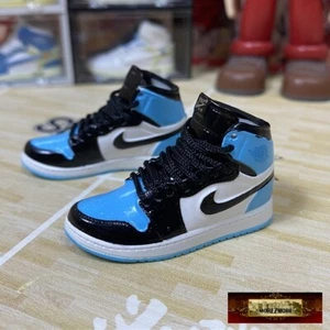 M00836 MOREZMORE Miniatura 3D Tenis Par Escala 1:6 Mini Zapatos Figura de Acción  - Imagen 1 de 4