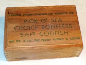 Vintage Laurence Sweeney Canadian Salt Codfish Dovetail Wooden Box Kitch Decor - Picture 1 of 8