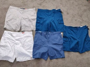 (5) St Johns Bay Shorts Size 42 Cargo Mens NWT Comfort Stretch Blue White Khaki  - Picture 1 of 8