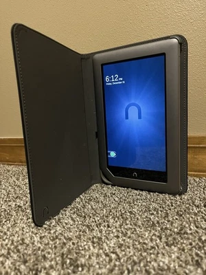 Tablet Barnes & Noble Nook 8 GB, Wi-Fi, 7 pulgadas - plateada Foto 1 de 4