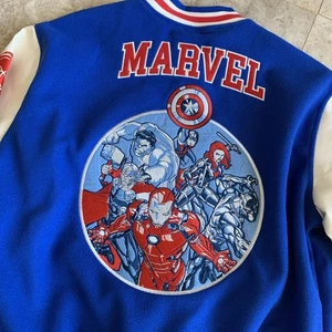 Chaqueta de bombardero universitaria Marvel Aero The Avengers talla M azul bordada nueva con etiquetas - Imagen 1 de 8