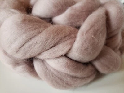  Hand dyed soft  polwarth/ marino  wool top 4oz gray/light purple  - Image 1 of 4