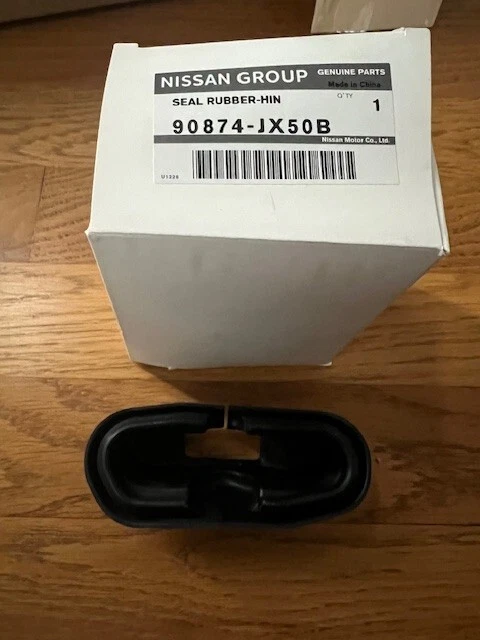 Genuine OEM 2013-2021 Nissan NV200 Back Door Lower Hinge Seal Right 90874JX50B - Image 1 of 1