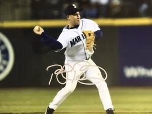 Bret Boone Signed Seattle Mariners 8x10 Photo Auto Photograph Autographed - Picture 1 of 1