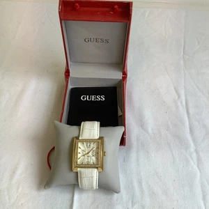 Ladies Guess Square Gold Tone Wrist Watch Model I11515L1 Needs Battery - Picture 1 of 4