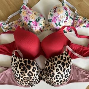 Lot Of 3 36DD Victorias Secret Wear Everywhere Lightly Lined Underwire Bras  - Picture 1 of 12