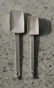 The Pampered Chef Mix 'N Scraper Heavy Duty 12" And 10.5" Mixing Bowl Spatulas - Picture 1 of 7