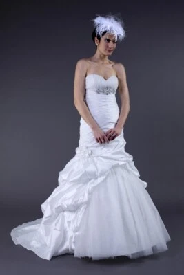 bridal gown Ivory taffeta ruched & tulle skirt style size 6 NWT free veil &  bag - Image 1 of 4