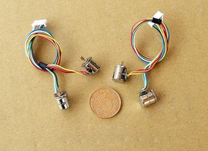 1 pieza 8*9 mm 2 fases 4 hilos motor paso a paso (un conjunto de dos motores) - Imagen 1 de 4