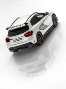 B6 696 0369 Mercedes Benz AMG GLA 45 EDICIÓN 1 diseño limitado 1/18 coche nuevo - Imagen 1 de 2
