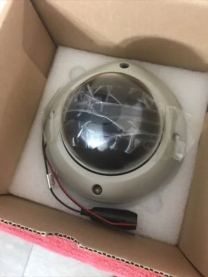 Cámara plana de red domo a prueba de vandalismo Sanyo VDC-M1124V en blanco y negro nueva en caja Foto 1 de 4