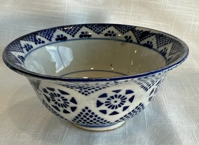 Cuenco Arita japonés azul y blanco siglo XIX Foto 1 de 4