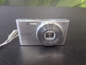 Sony Cybershot DSC-W830 Silver 20.1MP 8x Optical Zoom Digital Camera For Parts - Picture 1 of 4
