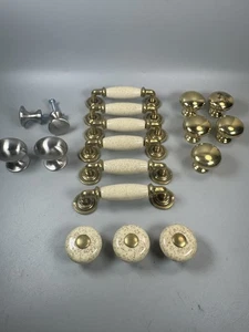 Lot of 18 Vintage Cabinet Knobs & Pulls – Brass, Ceramic, Metal Mixed - Picture 1 of 18