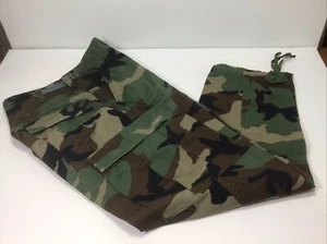US Army Woodland Camouflage Pattern Combat Cargo Pants Men's Small Short. EUC. - Picture 1 of 8